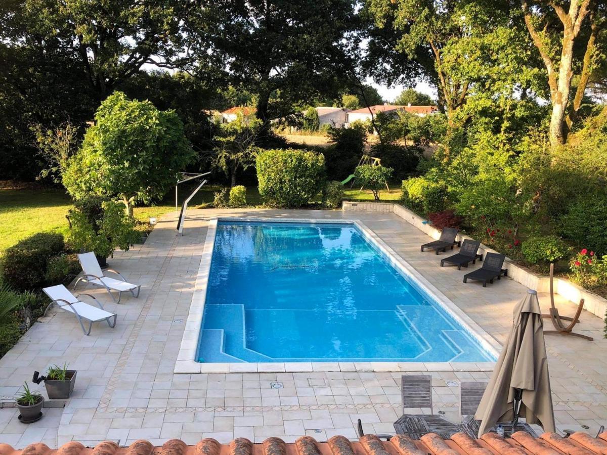 Maison Charmante Avec Piscine Privee A Saint-Georges-De-Pointindouxc Buitenkant foto