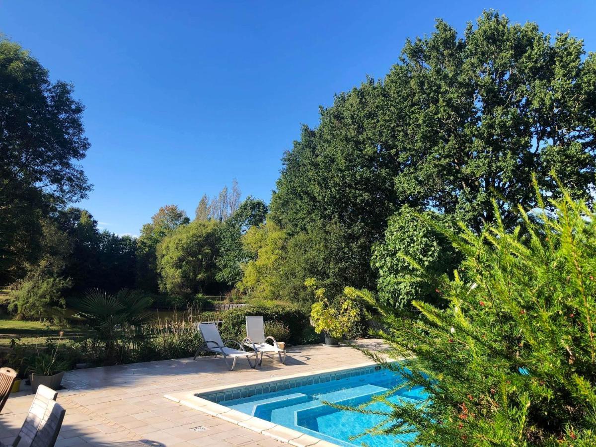 Maison Charmante Avec Piscine Privee A Saint-Georges-De-Pointindouxc Buitenkant foto