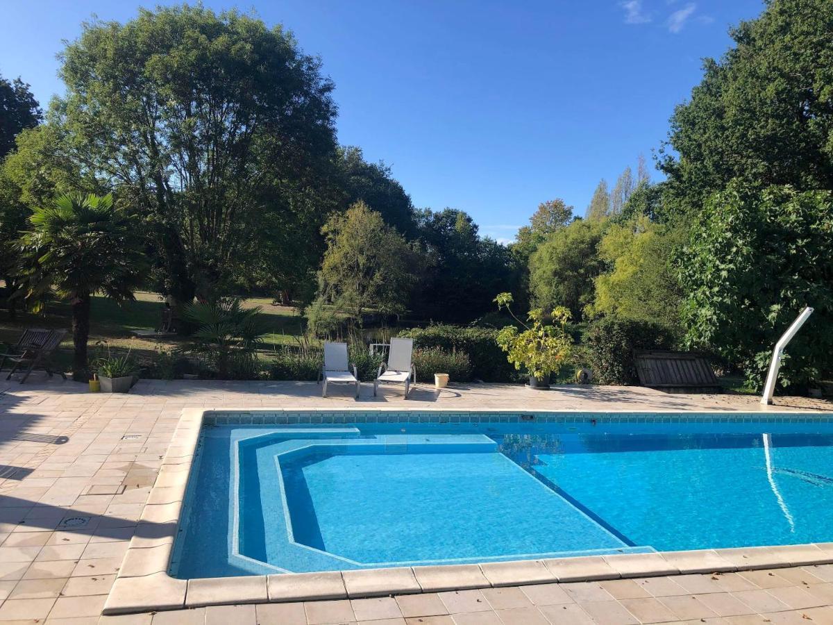 Maison Charmante Avec Piscine Privee A Saint-Georges-De-Pointindouxc Buitenkant foto
